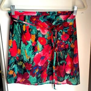 Revolve / RESA Sassy Mini Skirt in Vintage Floral (Size S)